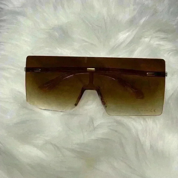 Brown Oversize Shades - Picture 2 of 5